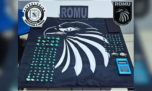 Mulher é presa por traficar e deixar os filhos sozinhos em Arapongas