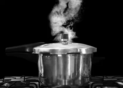Mulher ficou ferida com vapor da panela, segundo restaurante