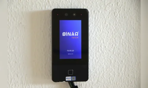 Prefeitura instala ponto eletrônico com reconhecimento facial