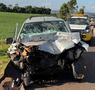 O Ecosport bateu ba traseira de um caminhão