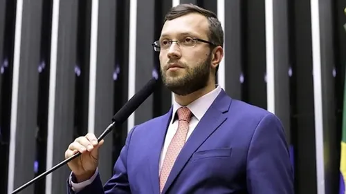 O deputado foi eleito nesta quarta-feira (19)