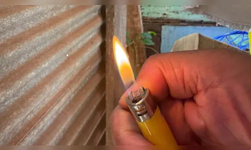 Carro pega fogo em Faxinal e motorista suspeita de incêndio criminoso