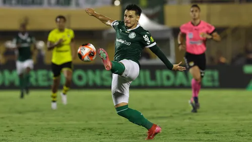 O jogador Raphael Veiga, da SE Palmeiras