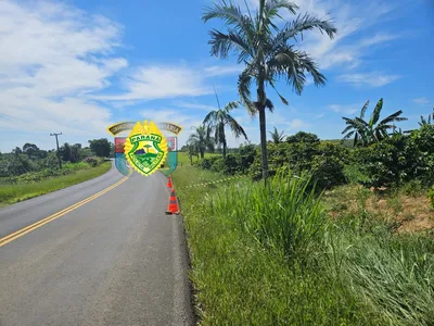 O motociclista morreu no local e não portava documentos, não sendo possível sua identificação.