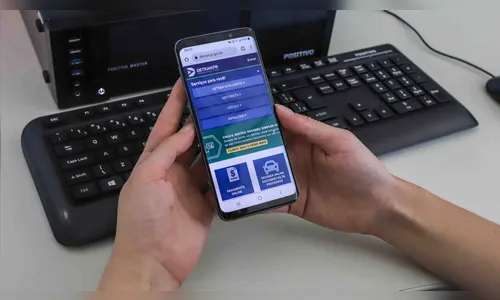 PM de Ivaiporã aborda carro com licenciamento vencido há 10 anos