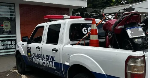 O rapaz disse ter comprado o veículo em Santa Catarina