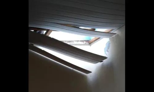 Criminosos entram pelo telhado e furtam loja no centro de Ivaiporã