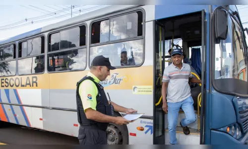 Motoristas do transporte escolar recebem orientação em Apucarana