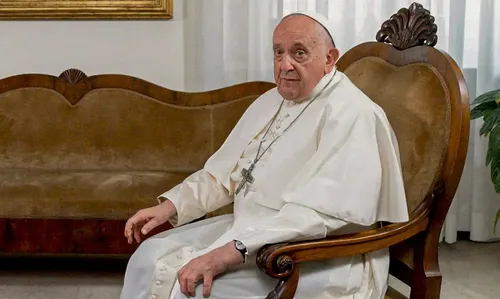 Papa Francisco recebe tratamento desde o início de fevereiro