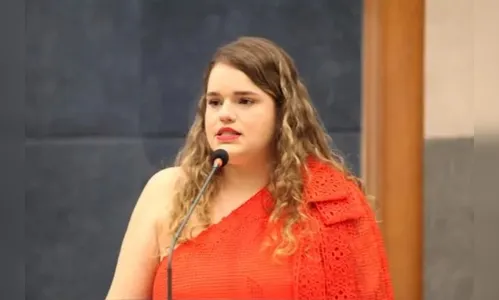 Paula Vicente toma posse como vereadora em Londrina