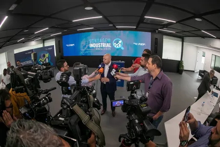 Pesquisa da Fiep mostra otimismo de 61% dos industriais para 2025