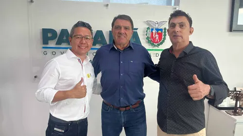 Prefeito Moises, Lúcio Tasso (subchefe da Casa CiviL) e Paulo Messias (secretário municipal de administração)