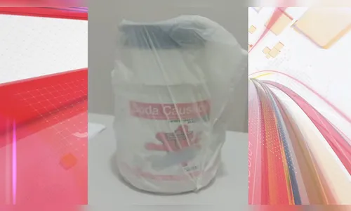 Homem joga soda cáustica no rosto da irmã após briga por som alto