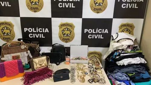 Produtos apreendidos na casa da suspeita