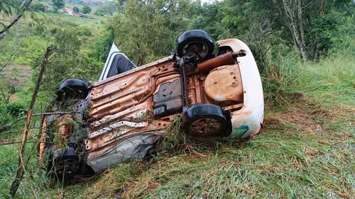 Quatro pessoas ficaram feridas, uma delas em estado grave