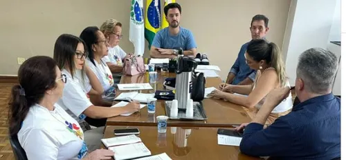 Reunião no gabinete nesta segunda-feira (17)