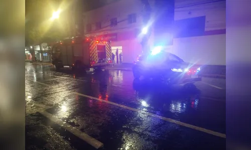 Sistema antifurto causa nuvem de fumaça em banco de Apucarana; vídeo