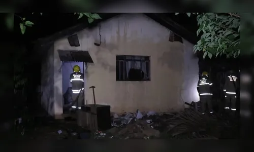 Revoltado com fim do casamento, homem ateia fogo na casa em que morava