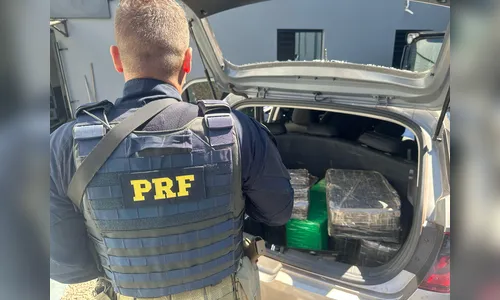 PRF apreende 384 kg de maconha durante abordagens em Cambé