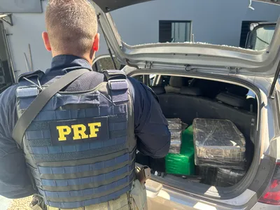 Um motorista foi preso, enquanto outro conseguiu fugir