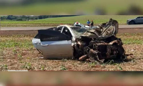 Homem morre e mulher fica ferida em grave acidente na PR-445