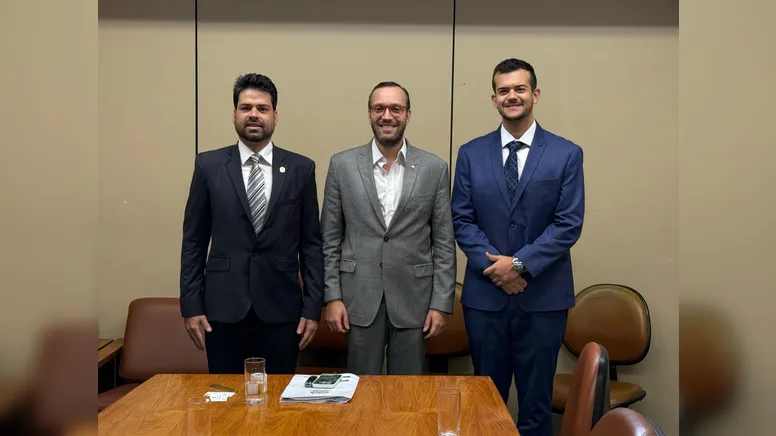 Adan Lenharo, deputado Filipe Barros e Danylo Acioli