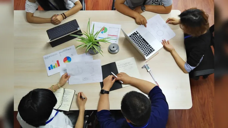 Imagem ilustrativa da notícia Do café a startup: como ambientes de inovação moldam empreendedores