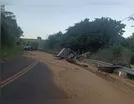 Carreta tomba na PR-170 em Borrazópolis e provoca transtornos