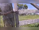 Instalação de porteira causa acidente em estrada rural no Vale do Ivaí