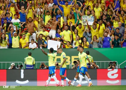 A seleção brasileira venceu o jogo contra a Colômbia por 2 a 1 nesta quinta-feira (20)