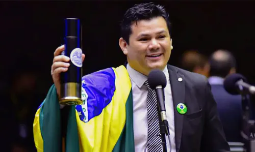 AGU encaminhou uma notícia de fato à Polícia Federal e à Procuradoria-Geral da República solicitando providências cabíveis contra o deputado