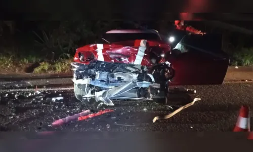 Idoso fica gravemente ferido após colidir contra caminhão no Paraná
