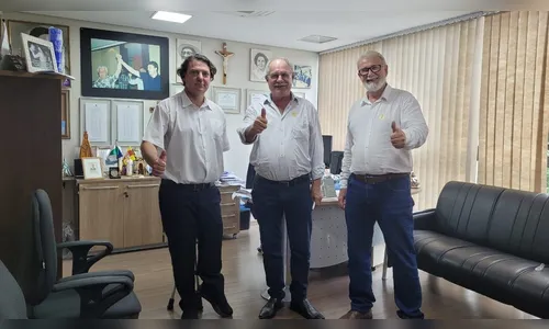 Coluna da Tribuna: Ditão no gabinete de Anibelli