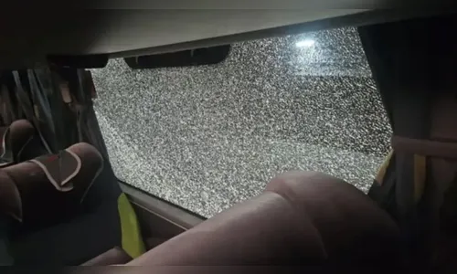 Ônibus do Maringá é apedrejado após time eliminar o Athletico