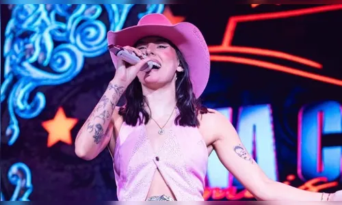 Ana Castela faz gravações na fazenda do Ratinho em Apucarana