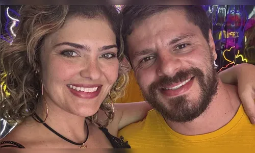 Casal de Apucarana famoso por conteúdo adulto conta história para revista