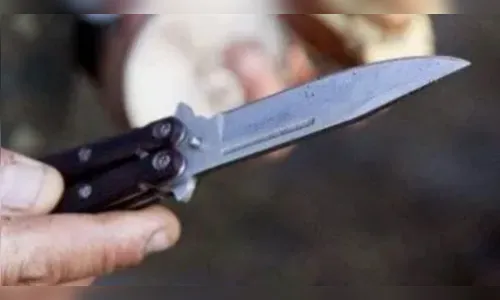 Mulher é presa após esfaquear companheira por ciúmes em Arapongas