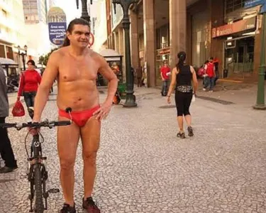 Biólogo Nelson Rebello era um personagem folclórico da capital paranaense