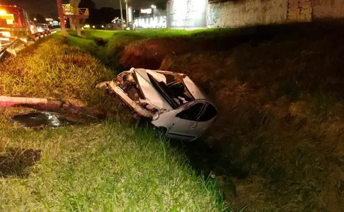 Capotamento foi registrado na BR-277