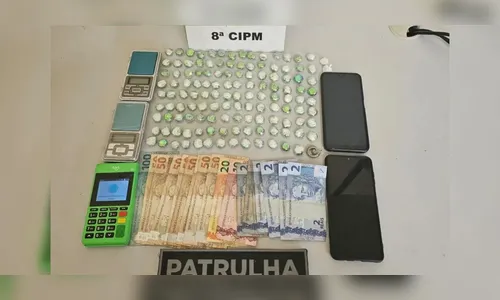 Casal é preso com mais de 100 buchas de maconha e R$ 500 no Paraná