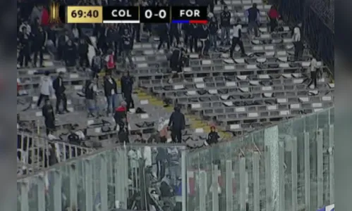 Colo-Colo e Fortaleza é suspenso após mortes e invasão da torcida