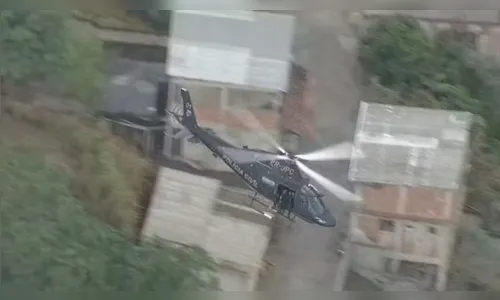 Copiloto de helicóptero da PC é baleado durante sobrevoo no Rio