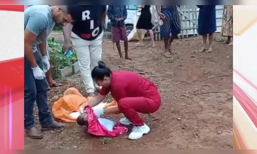 Bebê é encontrado em terreno baldio com parte dos pés amputados