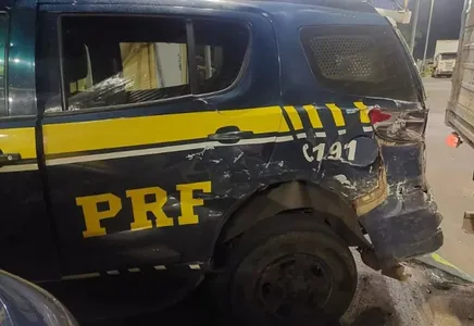 De acordo com a PRF, o motorista, que retornava para São Paulo após uma entrega em Brasília, estava embriagado e dirigia em alta velocidade.