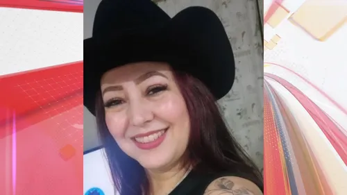 Denise ficou com o pé preso na grade que existe entre o prédio e a rua