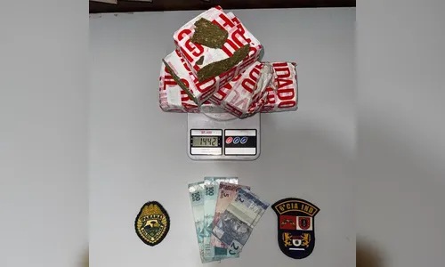 Polícia de Faxinal apreende quase 1,5 kg de maconha e prende dois