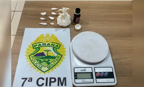 Mulher é presa com porções de cocaína em bairro de Arapongas