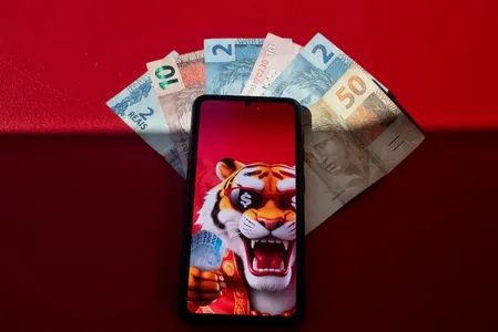 Ele busca acesso a R$ 162 mil acumulados em premiações dentro da plataforma, valor que pretende usar para quitar dívidas e realizar um tratamento odontológico.