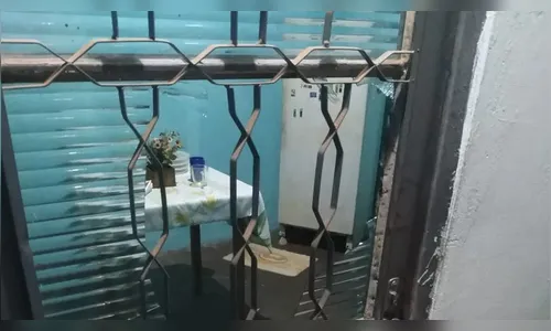 Em Faxinal, homem se fere ao quebrar porta com soco após discussão