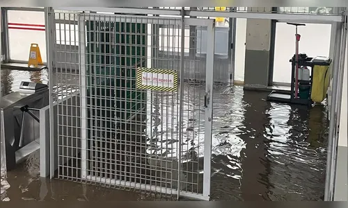 Chuva causa desabamento de casa e alaga estação durante temporal em SP